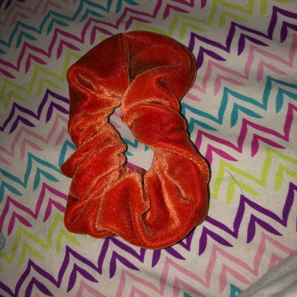 Scrunches - Picture 3 of 8